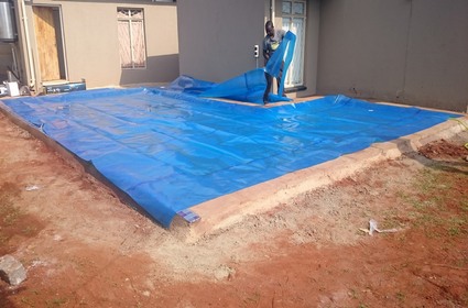 Solar pool blankets and solar pool covers